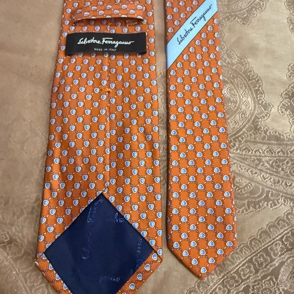 Salvatore Ferragamo Mens Orange Silk Tie - Picture 6 of 7